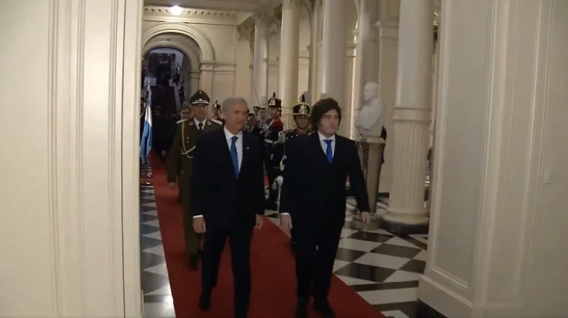Primera gira internacional: Presidente Kast fue recibido por Javier Milei en la Casa Rosada  
